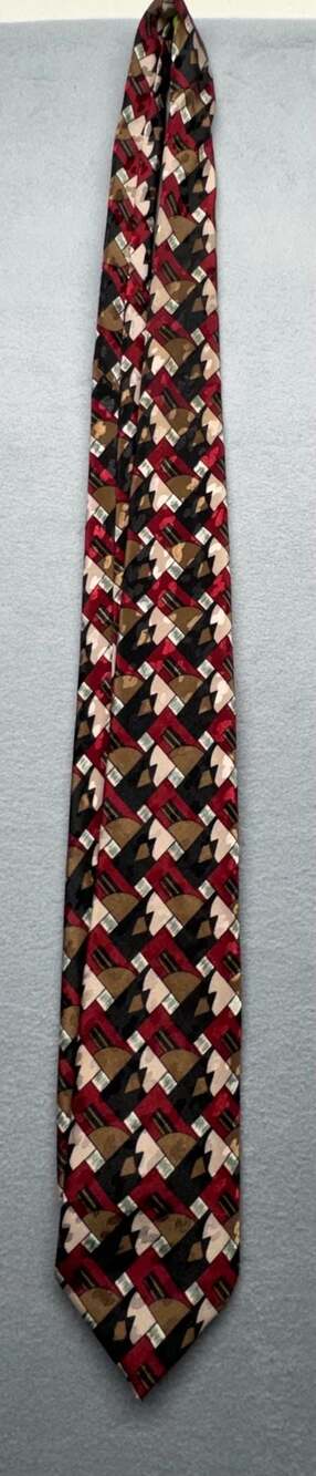 Roundtree & Yorke Red Abstract Geometric Mens Tie 100% Silk 59 x 4 Necktie